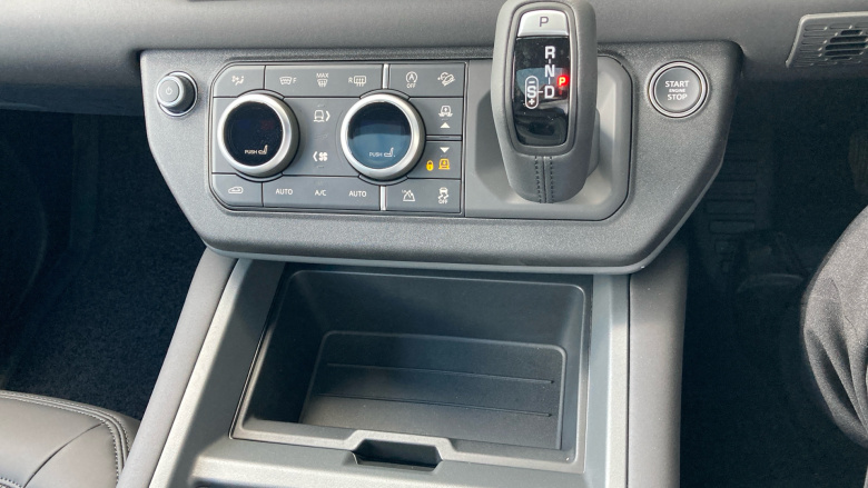 Land Rover Defender 3.0 D250 X-Dynamic SE 110 5dr Auto Diesel Estate